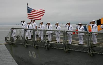 Экс-глава черноморского флота призвал уважать военную мощь США на море