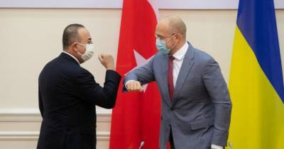 Шмыгаль и глава МИД Турции обсудили двустороннее сотрудничество