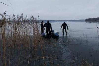 Тело мужчины вытащили спасатели из невельского озера