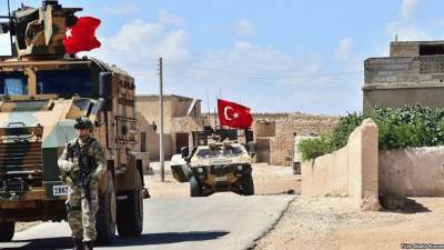 Турецкие военные с боями заняли два населенных пункта в Сирии