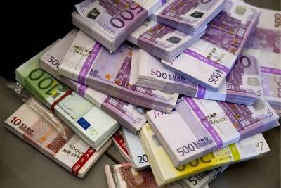 Курс евро снова взлетел выше 90 рублей