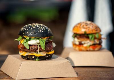В Праге начался фестиваль бургеров BurgerFest