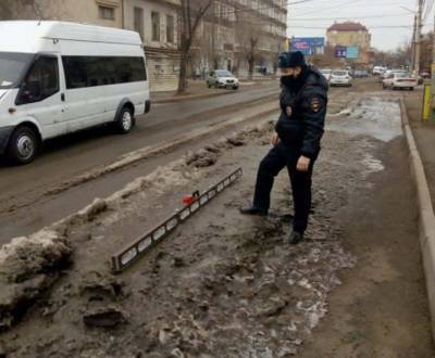 В Астрахани из-за ледовой обстановки на дорогах возбуждено 4 дела