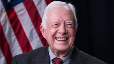 Бывший лидер США Картер решил вакцинироваться от COVID-19
