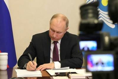 Путин: РФ готова оказывать помощь странам СНГ в вакцинации от коронавируса