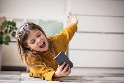 Насколько ребенок готов к смартфону: 5 критериев для оценки - 24tv.ua