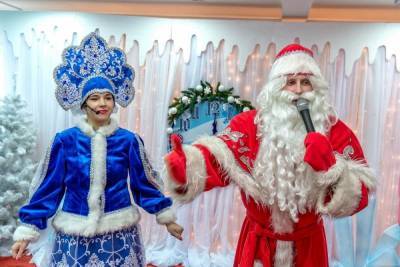 В Донецке резко вырос спрос на поздравления от Деда Мороза