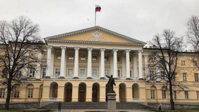 Смольный опроверг сообщение СМИ о тотальном локдауне в Петербурге
