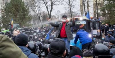В столице Молдовы массово бастуют аграрии (ВИДЕО)
