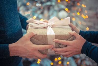 Как быстро упаковать подарок? 3 креативных и простых варианта