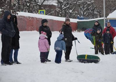 Минтруд уточнил график приема заявлений на новогоднюю выплату