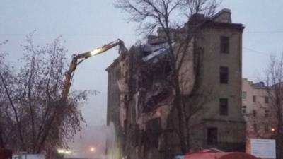 На Воронежской улице снесли исторический дом вопреки запрету суда