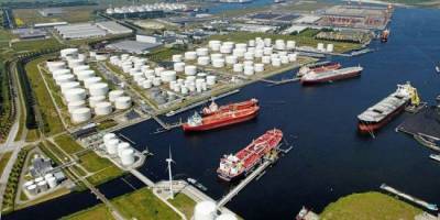 Европа сливает бензин в танкеры