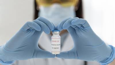 Вакцины от коронавируса признали самым главным научным прорывом 2020 года