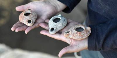 Археологи нашли древнюю мастерскую со множеством артефактов