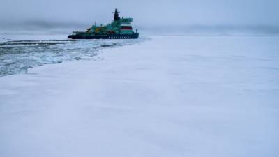 В Петербурге спустили на воду судно "Северный полюс" для Арктики