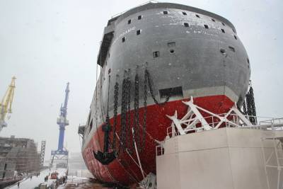 Уникальное судно для Арктики спустили на воду в Петербурге