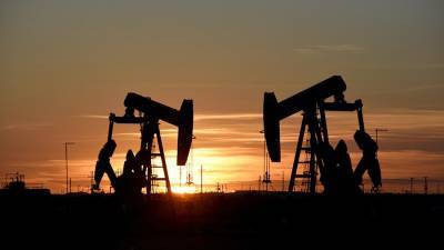 Цена нефти Brent превысила $52 впервые с марта