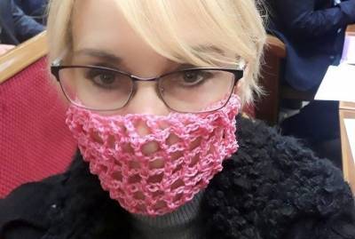 Обладательница маски в сеточку Елизавета Богуцкая: Не заразиться коронавирусом в маршрутке было невозможно