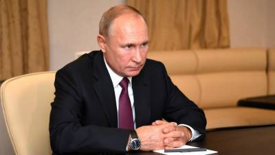 Песков объяснил, почему Путин не увольняет министров