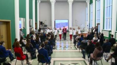 Инициативные молодые пензенцы получили стипендию от мэра - penzainform.ru - Пенза