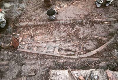 В Ивангородской крепости археологи нашли средневековые сани