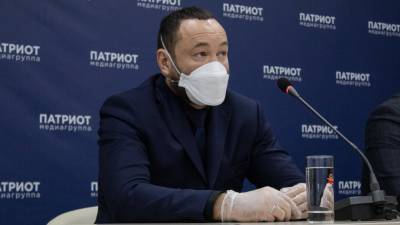 Ношение масок в здании парламента Петербурга стало поводом для скандала
