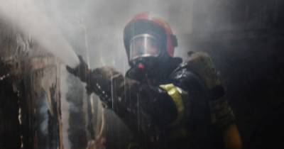 Люди спасались через окна: в торговом центре Хмельницкого произошел масштабный пожар (10 фото)