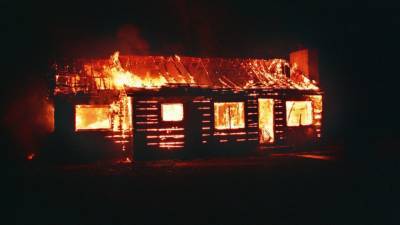 Мужчина и женщина сгорели заживо в доме в Башкирии
