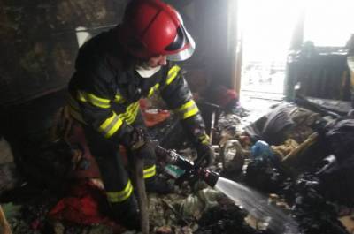 В Рубежном спасатели ликвидировали пожар в многоквартирном жилом доме