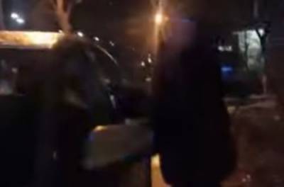 Пьяная женщина-водитель заблокировала в Киеве проезд «скорой» (ВИДЕО)