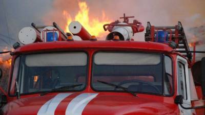 В Московской области из-за пожара обрушился большой металлический ангар
