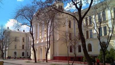 "Назначила" и. о. ректора меда: в Одессе за незаконные махинации могут посадить нотариуса