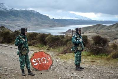 В Азербайджане уточнили порядок закрытия границы с Россией
