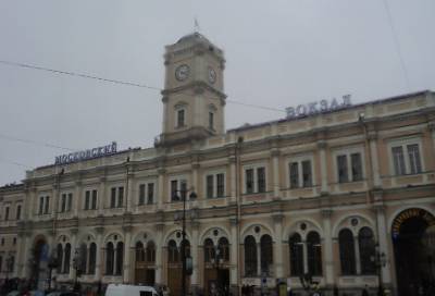 Сотрудники линейного отдела полиции обвиняются в «крышевании» ларька у Московского вокзала