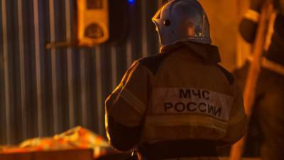 Пожарные тушат загоревшийся отель "Пирамида" в Краснодаре