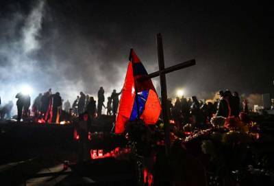 В столице Армении пронзительно почтили память погибших в Нагорном Карабахе (ФОТО и ВИДЕО)