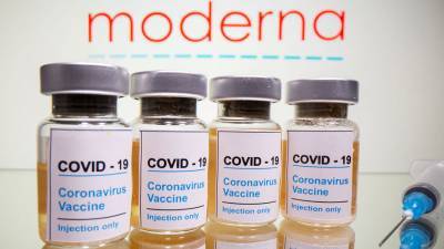 Вакцина Moderna одобрена для использования в США