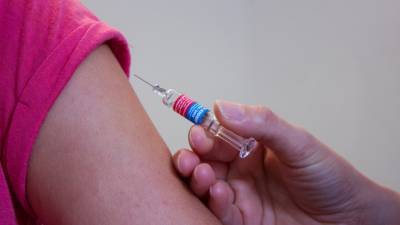 FDA одобрил использование вакцины производства Moderna на территории США