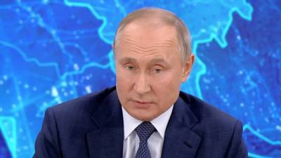 Политик и экономист спрогнозировали реакцию Запада на конференцию Путина