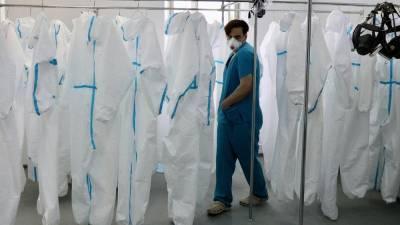 Российские медики выявили 28 209 новых случаев коронавируса за сутки