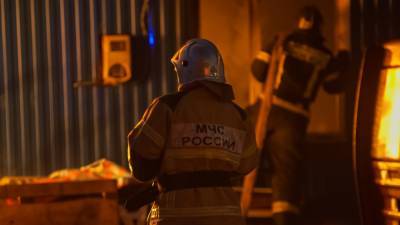 Три человека заживо сгорели на кухне частного дома в Саратовской области