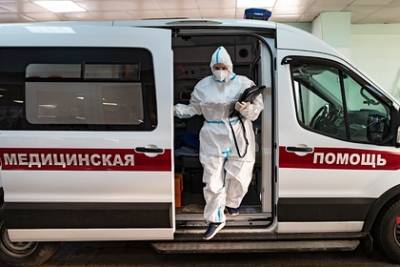 В России за сутки умерли 585 пациентов с коронавирусом