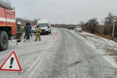 В Астраханской области в ДТП серьезно пострадали пассажиры маршрутки