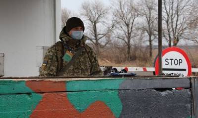 Оккупанты блокируют дорожные коридоры на 5 КПВВ: что известно о ситуации на Донбассе