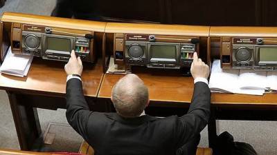 Украинские парламентарии активизируют борьбу с «кнопкодавством»