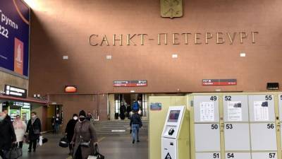 Полицейские попались на "крышевании" ларька на Московском вокзале