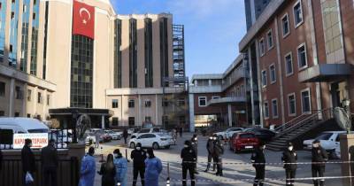Число жертв взрыва в больнице Турции возросло (фото, видео) (4 фото)