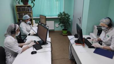 Губернатор Петербурга проверил работу поликлиники на улице Васенко в период пандемии