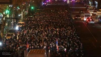 Никола Пашинян - Факельное шествие в память о погибших на войне в Арцахе прошло в Ереване - nation-news.ru - Ереван